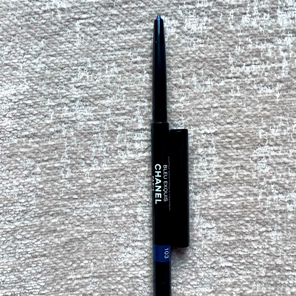 CHANEL Waterproof Eyeliner Rare Limited Edition Color
BLEU EXQUIS - New no box